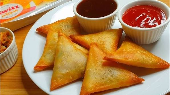 Onion Patti Samosa product showcase